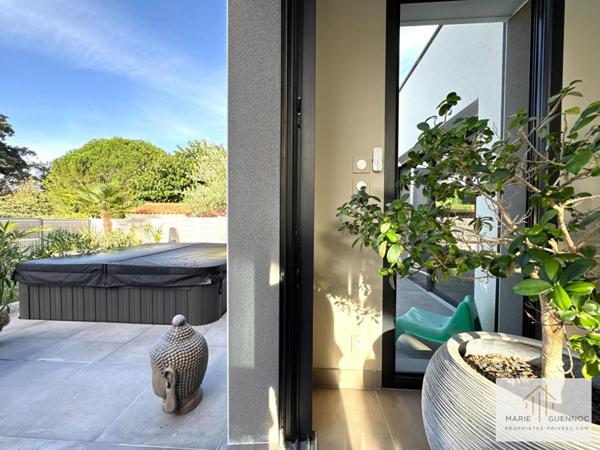 Maison BBC de plain-pied de 130m2 sur terrain de 530m2 avec garage et jacuzzi