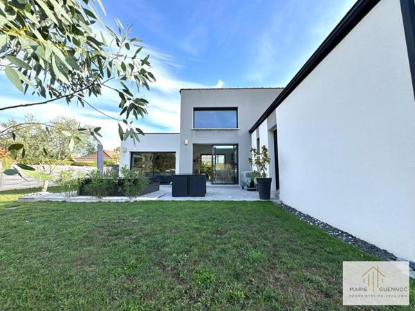 Maison BBC de plain-pied de 130m2 sur terrain de 530m2 avec garage et jacuzzi