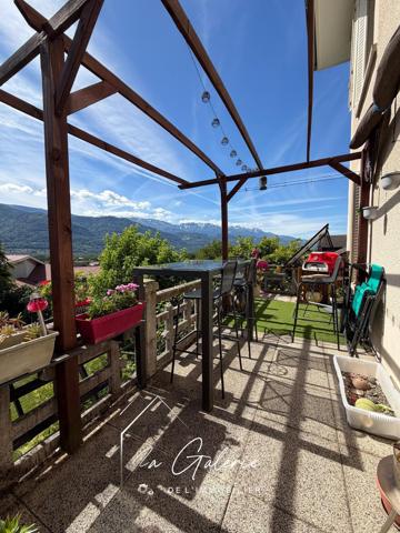 BEL APPARTEMENT A VENDRE AVEC TERRASSE AU TOUVET