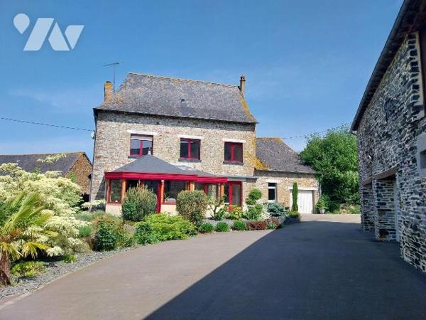 Au sud de VITRE, dans un petit hameau, A VENDRE belle maison en pierres et ses dépendances.
La...