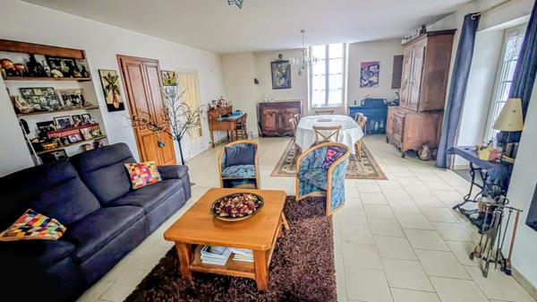 Sablé-sur-Sarthe (72300) GRANDE MAISON FAMILIALE - PROCHE GARE