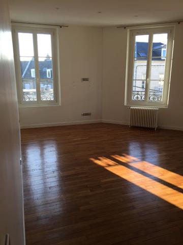 APPARTEMENT F3 EN HYPER CENTRE