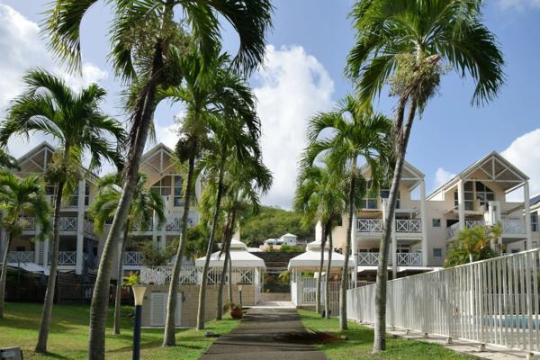 LE DIAMANT (972) - Baisse de prix Proche Plage Appartement T1 (31m2) + Terrasse - Piscine - Parc - 31 m2 + Terrasse