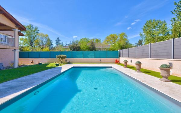 Maison à vendre    8 pièces • 223,57 m2 Charbonnières-les-Bains