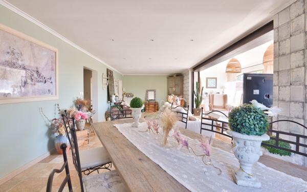 Maison à vendre    8 pièces • 223,57 m2 Charbonnières-les-Bains