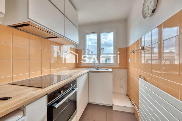 2 pièces au calme avec balcon, cave, box à 12min du RER Le Parc