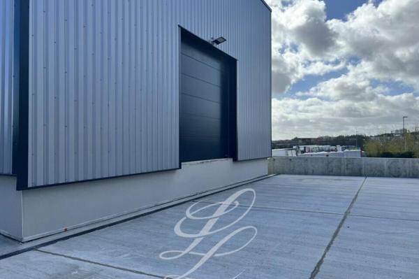 Vente - LOCAL D'ACTIVITE 1750 m 2