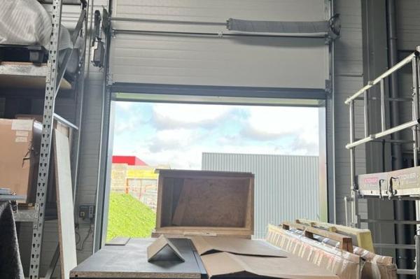 Vente - LOCAL D'ACTIVITE 1750 m 2