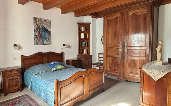 Maison à vendre    7 pièces •  Saint-Pierre-d'Oléron