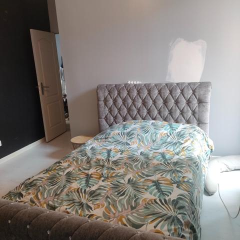 Appartement de type F3 avec cuisine équipée récente avec local commercial au RDC. Pouvant être dissocié offrant la possibilité de faire 2 locations séparer!