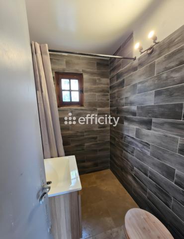 Maison
         8 pièces
        - 200 m² Bien prestige 895 000 € *