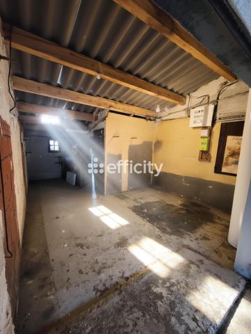 Maison
         8 pièces
        - 200 m² Bien prestige 895 000 € *