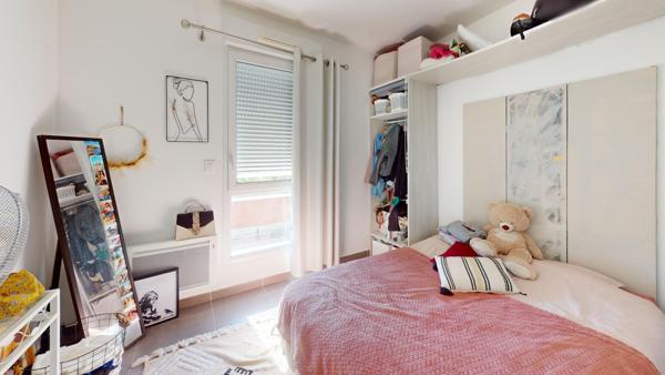 Appartement T2 traversant de 45 m² avec terrasse et parking Secteur Croix d'Argent, Montpellier