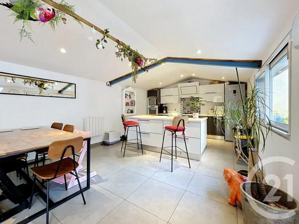 Maison à vendre  4 pièces - 112 m 2   MARSEILLE  - 13012