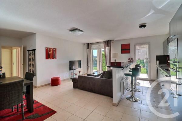 Appartement T3 à vendre  3 pièces - 68,81 m 2   FREJUS  - 83