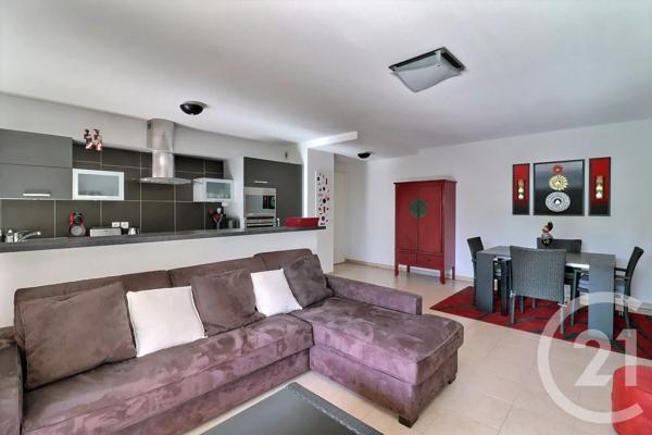 Appartement T3 à vendre  3 pièces - 68,81 m 2   FREJUS  - 83