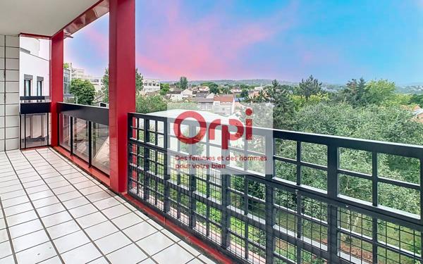Appartement à vendre    4 pièces • 105,77 m2 Issy-les-Moulineaux