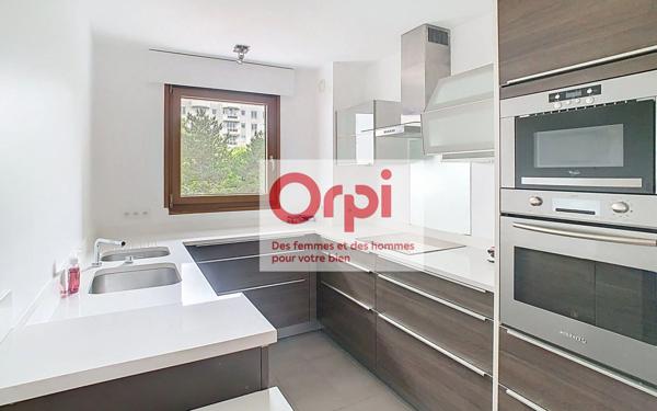 Appartement à vendre    4 pièces • 105,77 m2 Issy-les-Moulineaux