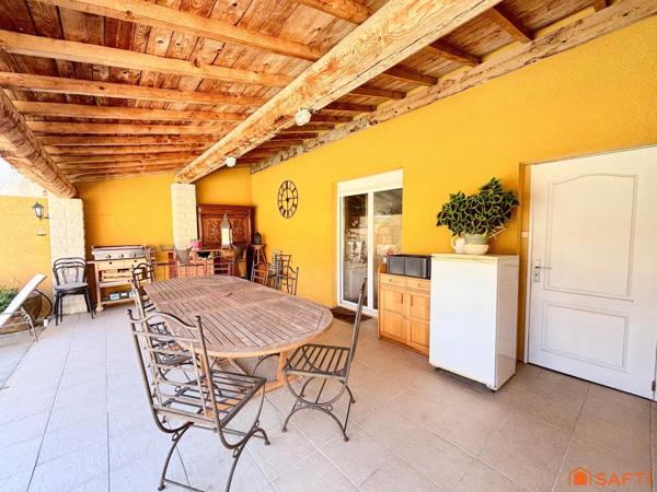 VILLA 190m2, 1400m2 terrain, 5 Chambres, Piscine!