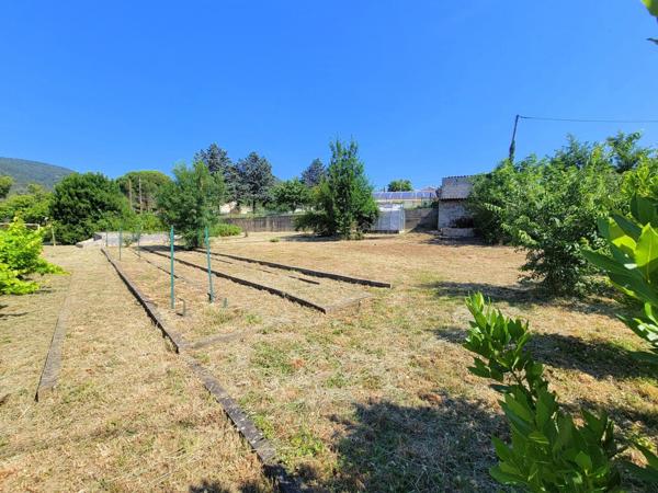 Terrain à bâtir de 830 m² "libre de constructeur"