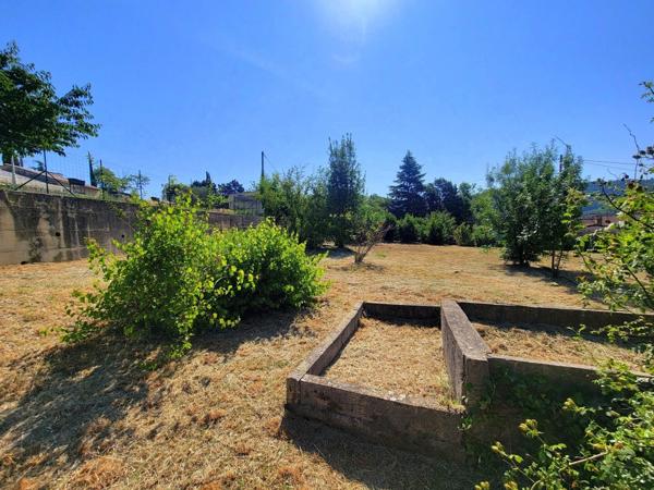 Terrain à bâtir de 830 m² "libre de constructeur"