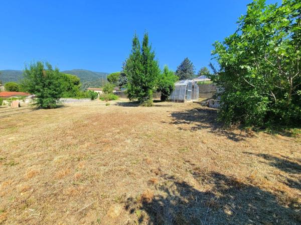 Terrain à bâtir de 830 m² "libre de constructeur"