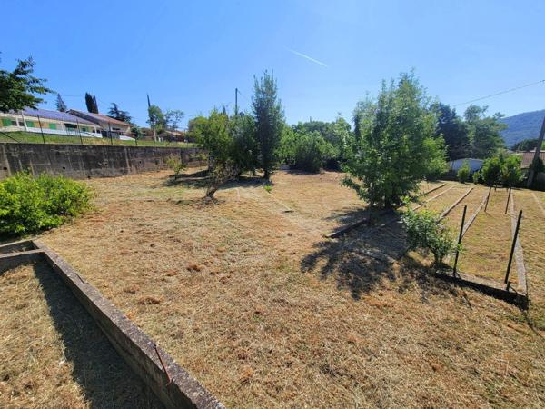 Terrain à bâtir de 830 m² "libre de constructeur"