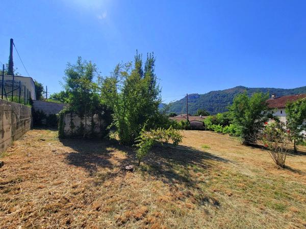 Terrain à bâtir de 830 m² "libre de constructeur"