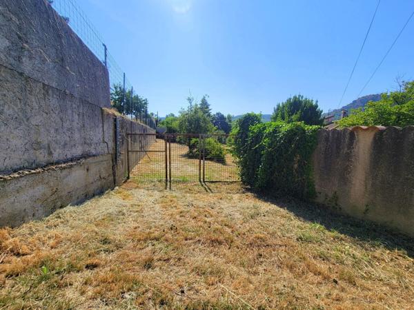 Terrain à bâtir de 830 m² "libre de constructeur"