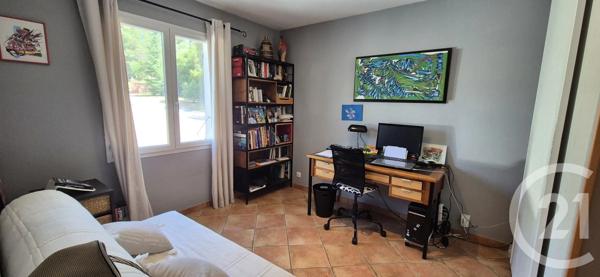 Maison à vendre  5 pièces - 125,99 m 2   TOURVES  - 83