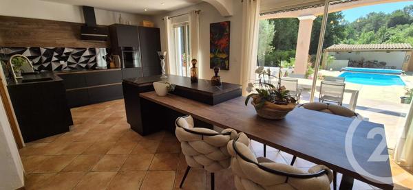 Maison à vendre  5 pièces - 125,99 m 2   TOURVES  - 83