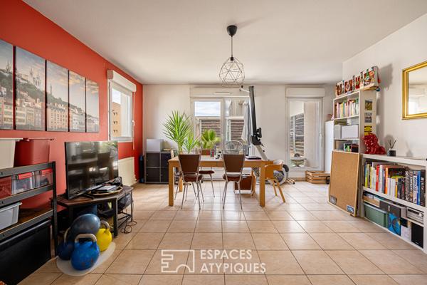 Dernier étage de charme avec terrasse, à la lisière de Villeurbanne