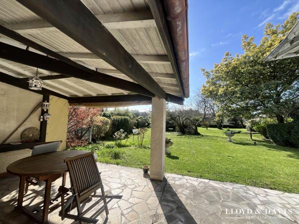 Bègles - Superbe chartreuse avec grand jardin et garage