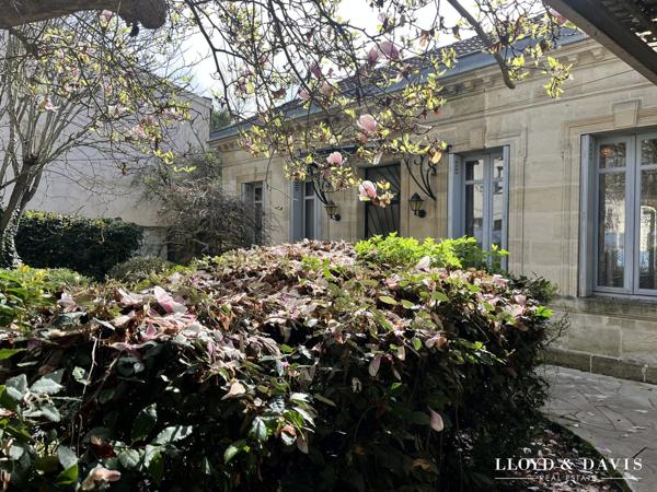 Bègles - Superbe chartreuse avec grand jardin et garage