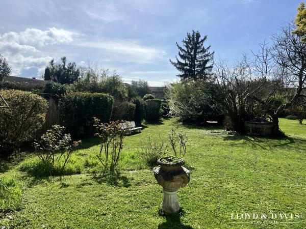 Bègles - Superbe chartreuse avec grand jardin et garage