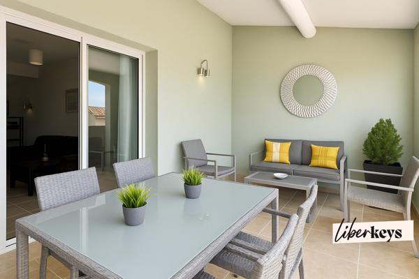 Maison bourgeoise agencée en meublés de tourisme – Un jardin secret au cœur de Moustiers