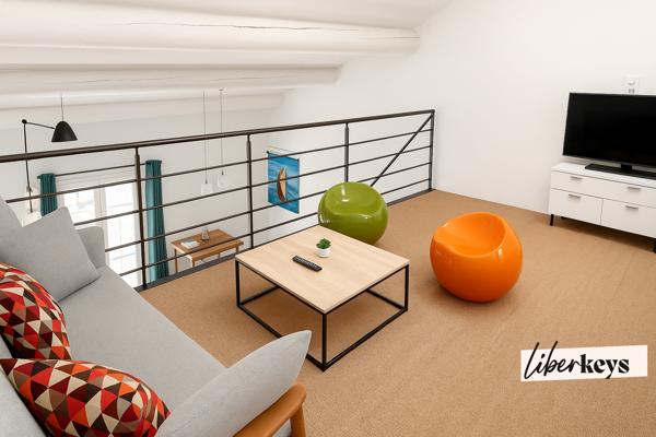 Maison bourgeoise agencée en meublés de tourisme – Un jardin secret au cœur de Moustiers