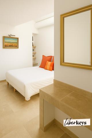 Maison bourgeoise agencée en meublés de tourisme – Un jardin secret au cœur de Moustiers