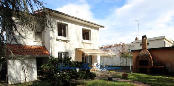 PAU Maison de ville 4 pièces de 118 m² avec garage et jardin arboré