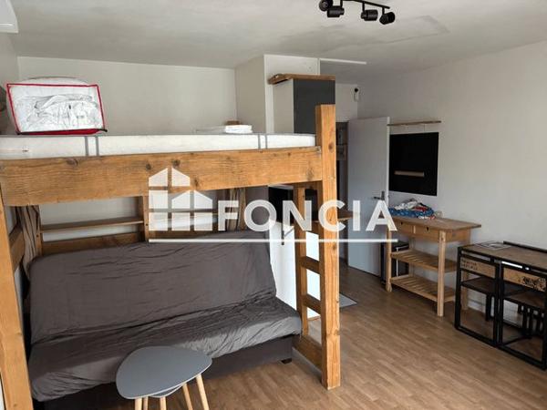 Location Studio 23.8 m² - 31 RUE DU BUISSON ST LOUIS Paris 75010