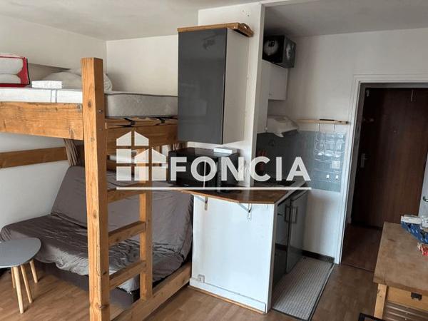 Location Studio 23.8 m² - 31 RUE DU BUISSON ST LOUIS Paris 75010