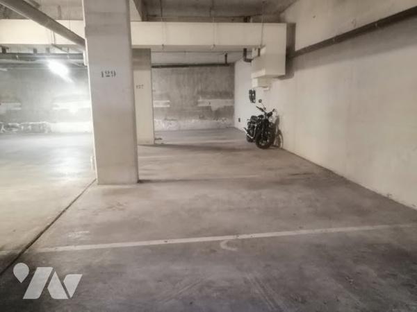 Vente d'un (ou de plusieurs) emplacement(s) de parking et/ou de Box fermé(s) dans le 8e et 12e