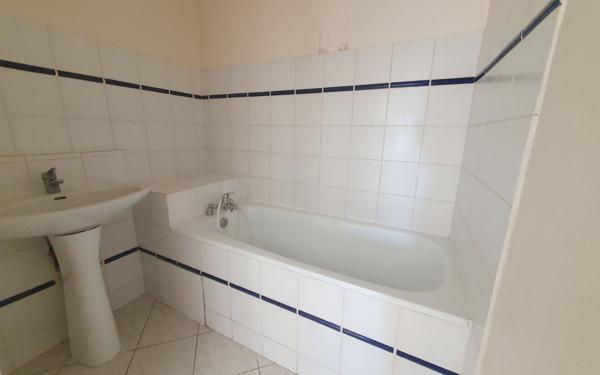 Immeuble à vendre    7 pièces •  Vias