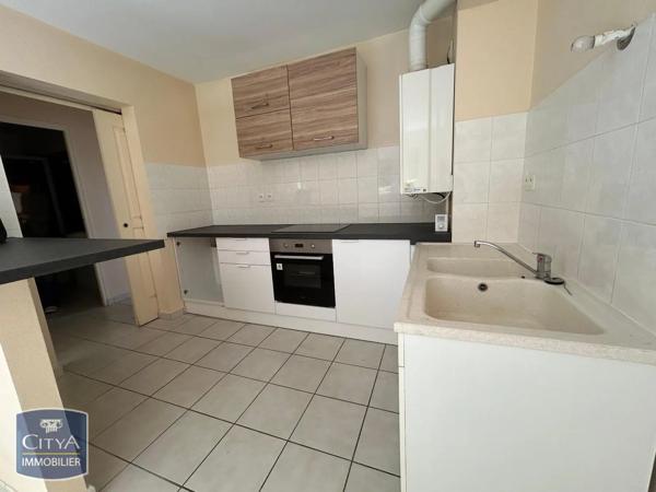 Appartement à louer 3 pièces 58.55m² Changé (72560)