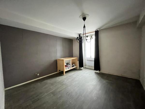 Immeuble à vendre |  Piégut-Pluviers |  200 m²
