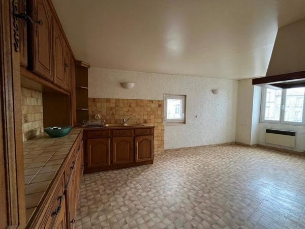 Immeuble à vendre |  Piégut-Pluviers |  200 m²