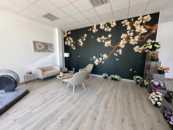 Local commercial Bail à céder SAINT LAURENT DE MURE (69), local Commercial de 110m2 environ sur la nouvelle place centrale de st laurent de mure