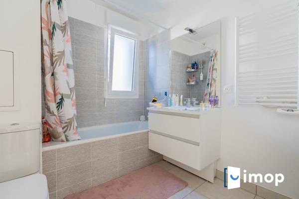 Duplex lumineux - 3 chambres - parking