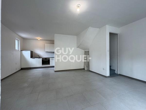 LUMINEUSE MAISON DE VILLE EN PLEIN CENTRE DE PONT L'EVEQUE