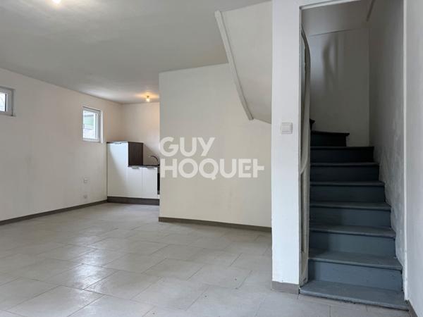 LUMINEUSE MAISON DE VILLE EN PLEIN CENTRE DE PONT L'EVEQUE